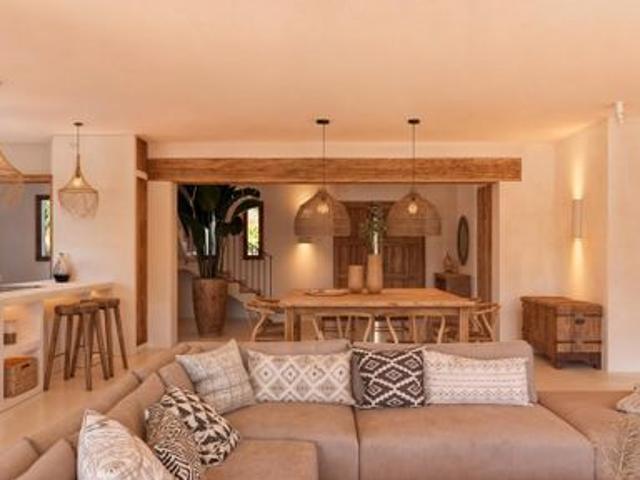 Finca de 4 habitaciones en venta en Moraira, Alicante