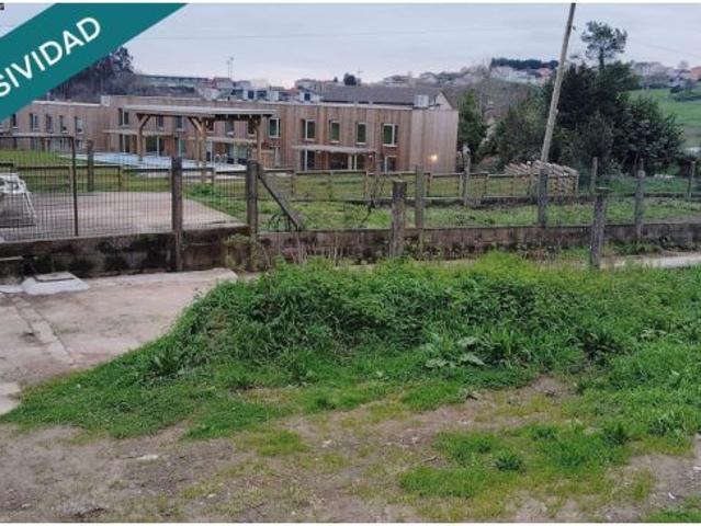 Finca de 1.252 m² con dos viviendas y un almacén