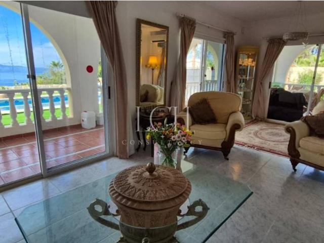 Finca de lujo con vistas al mar con piscina y jardin preciosa en Guía de Isora Tenerife
