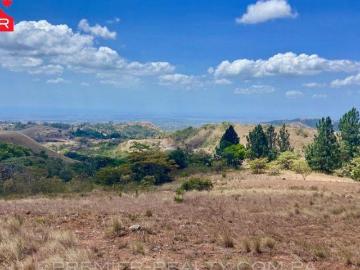 FINCA DE MONTAÑA CON VISTAS DESPEJADAS