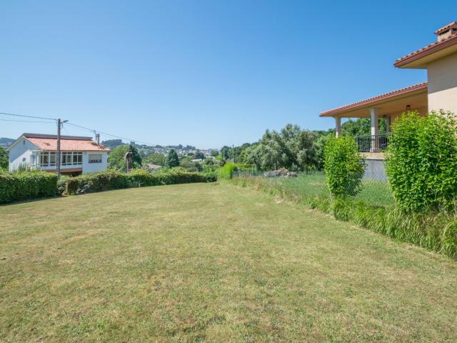 FINCA EDIFICABLE EN EL CENTRO DE CAMBRE