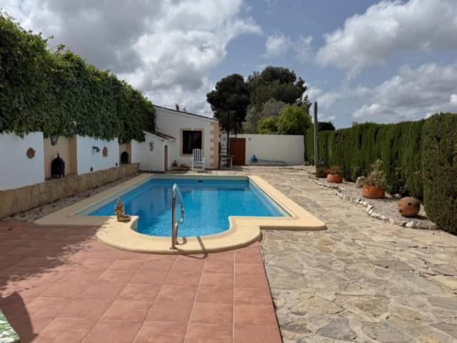 Finca en venta en Teulada Finca con encanto en una gran parc. 216m² Teulada