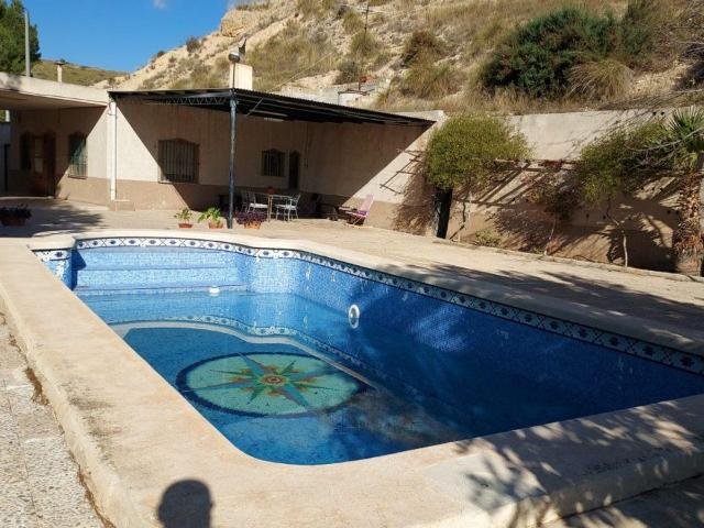 Finca en venta en Crevillent Alicante