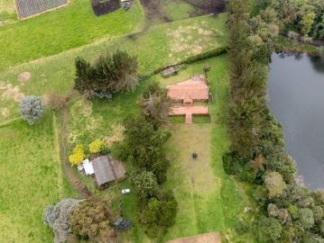 Finca En Venta En El Rosal En La Pinuela – El Rosal V386077