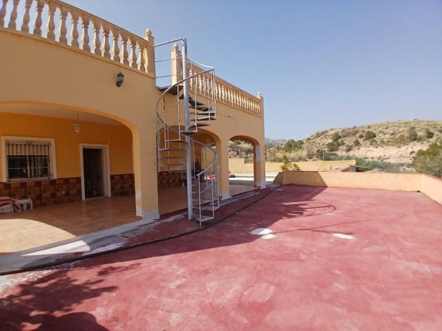 FINCA EN CREVILLENTE