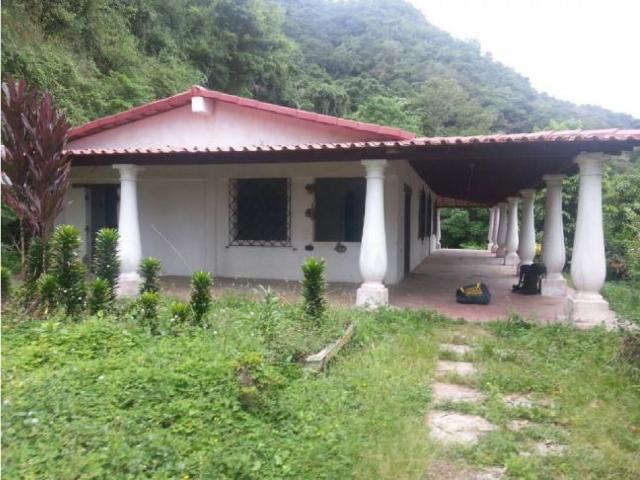 FINCA EN EL HATILLO