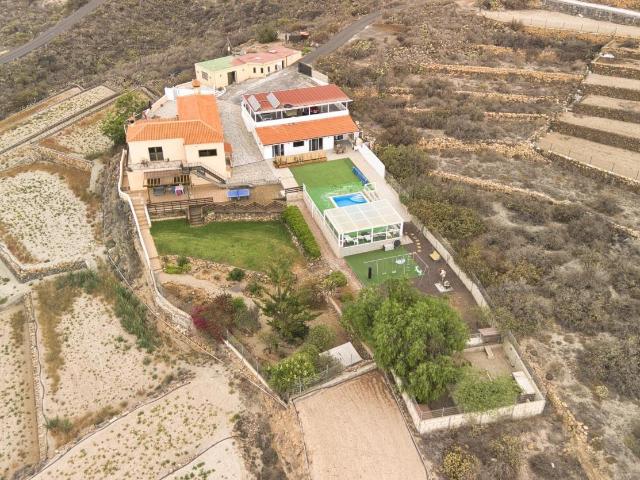 Finca exclusiva con vistas panorámicas al mar y a la montaña. 398m² San Miguel