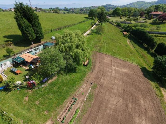 Finca exclusiva de 10.000 m2 con vistas espectaculares – A s. 0m² Oviedo