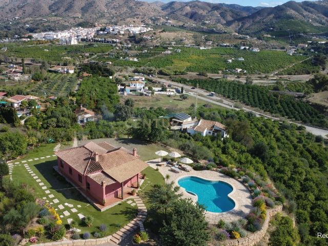 FINCA EXCLUSIVA EN CANCA Álora / Málaga – VIVIENDA + INVERSIÓN + ESTILO DE VIDA