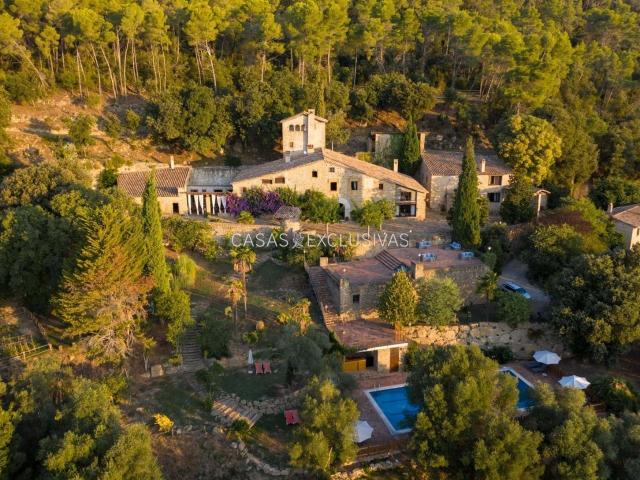 Finca histórica de 38 ha en el Vall de Llemena · Arquitectura rural de excepción · Girona