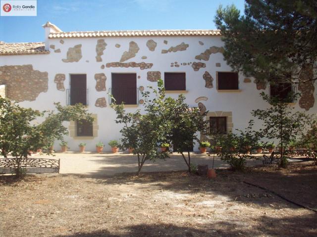 FINCA HOTEL RURAL EN BOCAIRENT