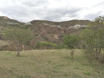 Finca ideal para vivir en una zona tranquila cerca del pueblo