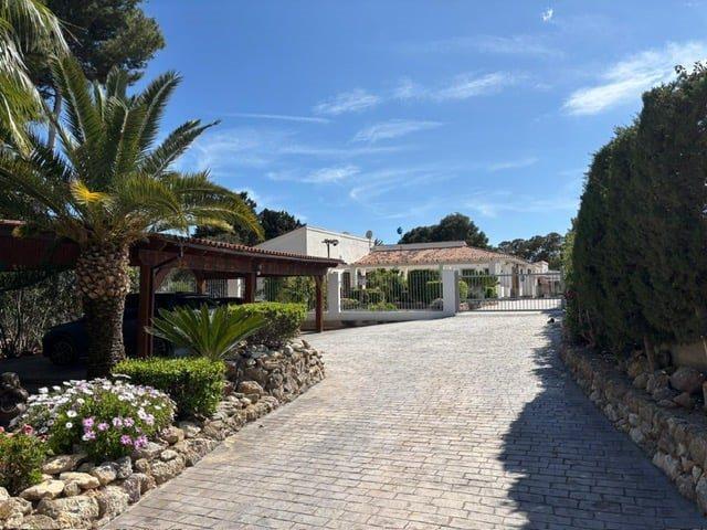 Finca lujosa y renovada en Alfàs del Pi – A pocos minutos de. 600m² Alfaz del Pi