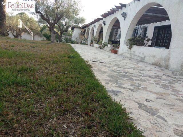 FINCA RESIDENCIAL URBANA Y PARTE RUSTICA EN BENIDORM Atentos Inversores!