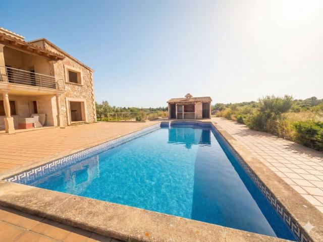 Finca rústica con vistas despejadas en Ses Salines – Cerca d. 362m² Campos