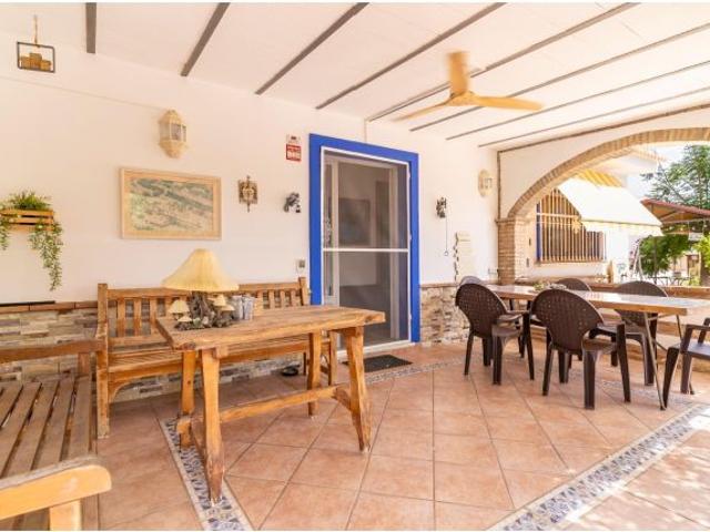 FINCA RÚSTICA CON AFO, DOS VIVIENDAS, PISCINA Y 2.700 m2 DE PARCELA EN SANTA AMALIA ALHAURÍN DE LA