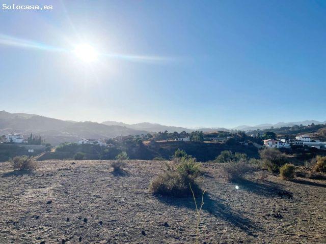 Finca rústica con Casa registrada en La Cala de Mijas, 14.000m2, agua y luz, pozo legalizado, aljibe