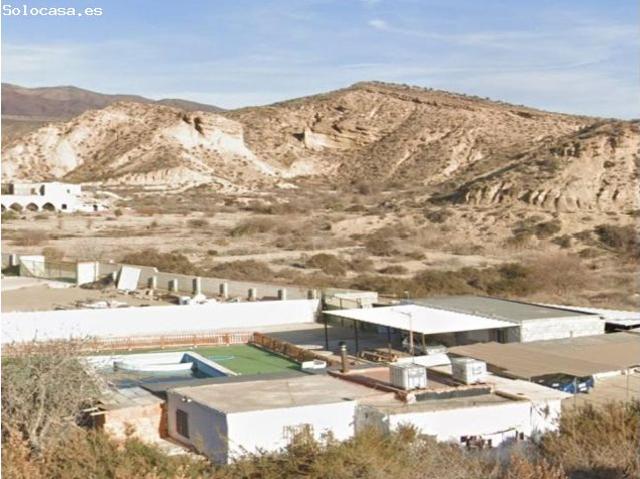 ? Finca rústica con casas, piscina y terreno de casi 4.500 m2 en Conquín – Rioja Almería ?