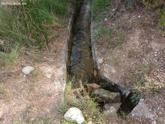 Finca rústica con dos almacenes en Valderrobres