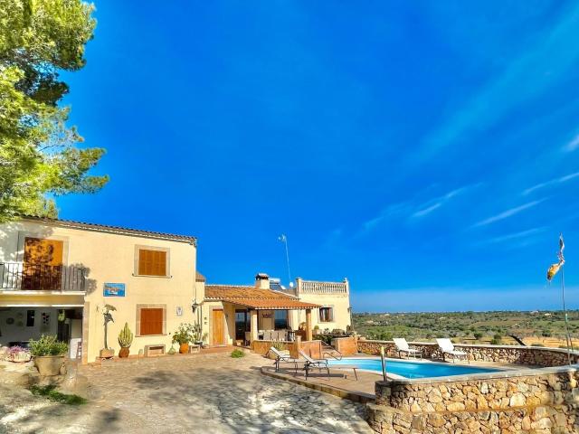 FINCA RÚSTICA CON LICENCIA TURISTICA EN CALA MURADA, MALLORCA