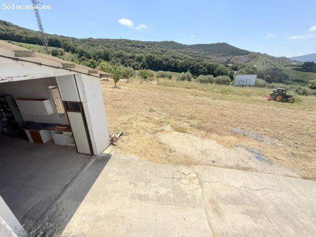 Finca rústica con Nave y vivienda en Bearin