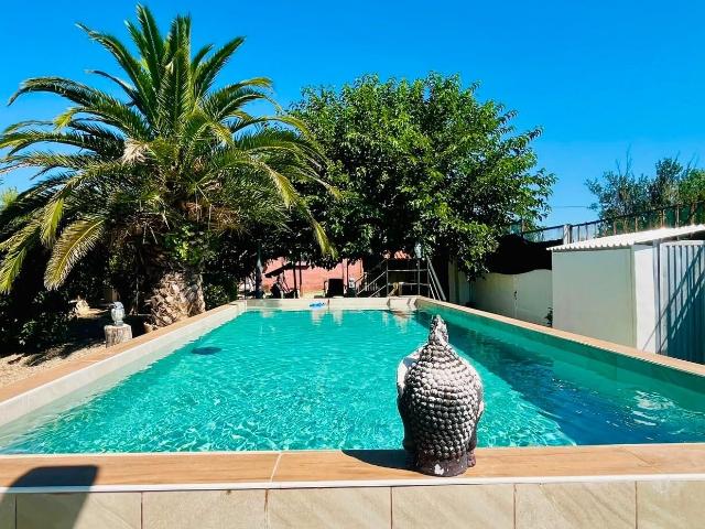 Finca rústica con piscina en Cabanillas