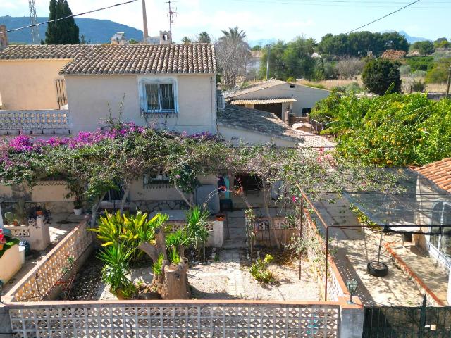 Finca rustica con pozo, 6200m2 de terreno y cerca de Denia 204m² Dénia