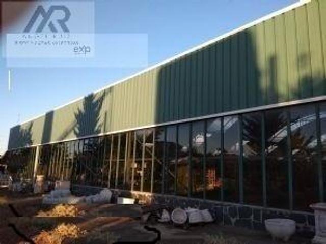 Finca rústica de lujo con 3 viviendas nuevas + piscina + invernadero ✨