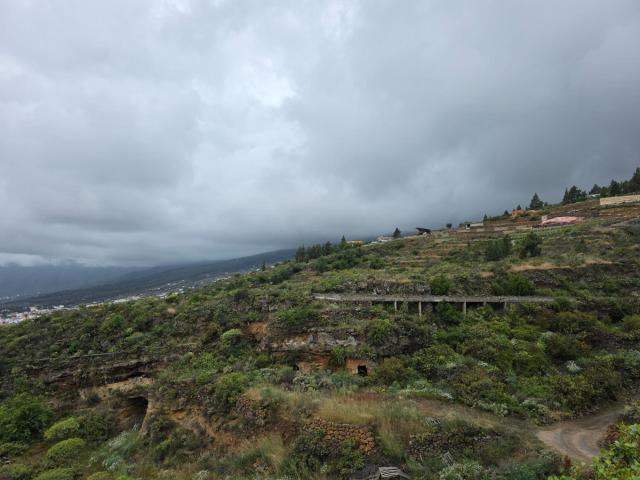 Finca rústica de 1.798 m2 en Arafo: Tu refugio de fin de semana en plena naturaleza