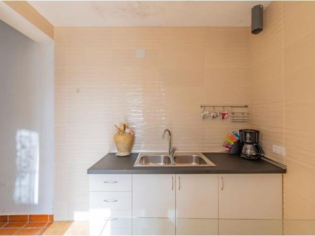 FINCA RÚSTICA DE 20.241 M2 CON VIVIENDA REFORMADA, ABUNDANTE AGUA Y GRAN POTENCIAL A SOLO 10 MINUTOS