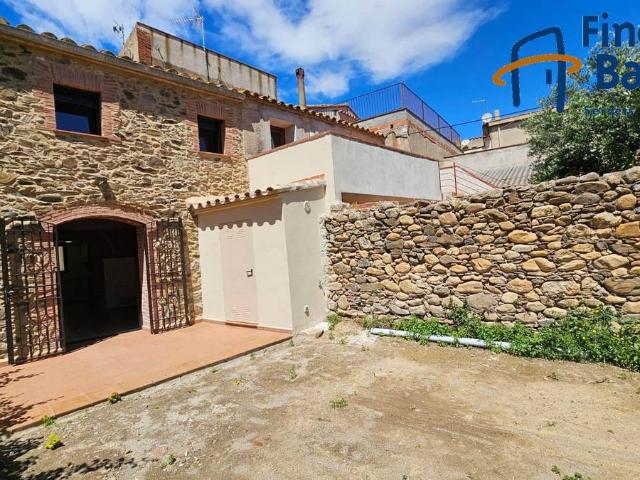 Finca rústica en Alquiler en Mollet de Peralada