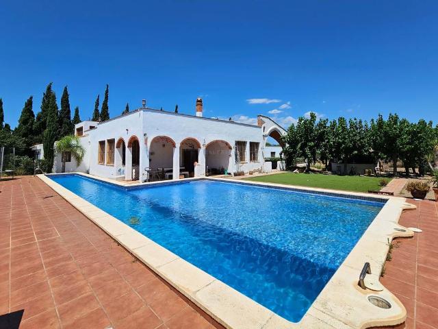 Finca rústica en Venta en Montbrió del Camp