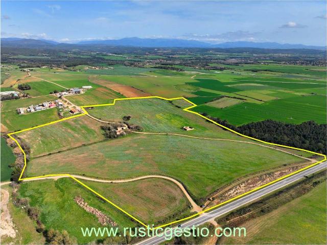 Finca rústica en Venta en Navata