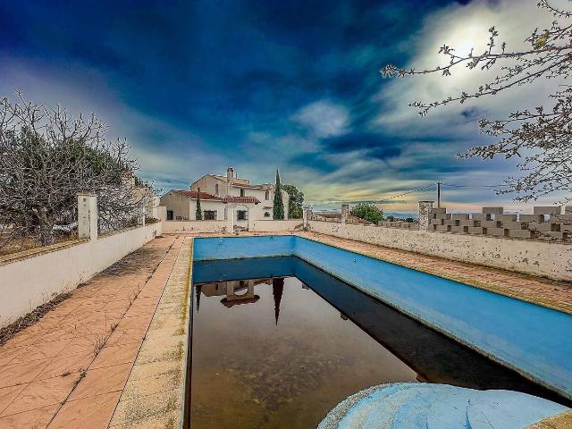 Finca rústica en Venta en Novelda