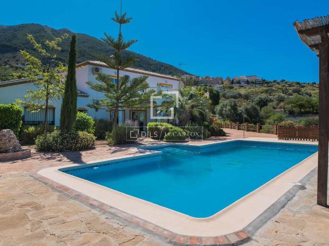Finca rústica en Venta en Alcaucín
