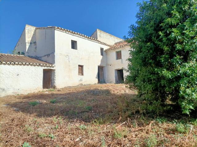 Finca rústica en Venta en Álora