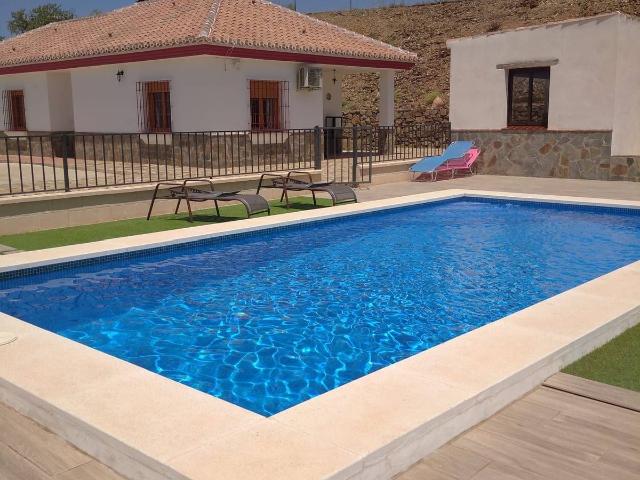 Finca rústica en Venta en Almogía