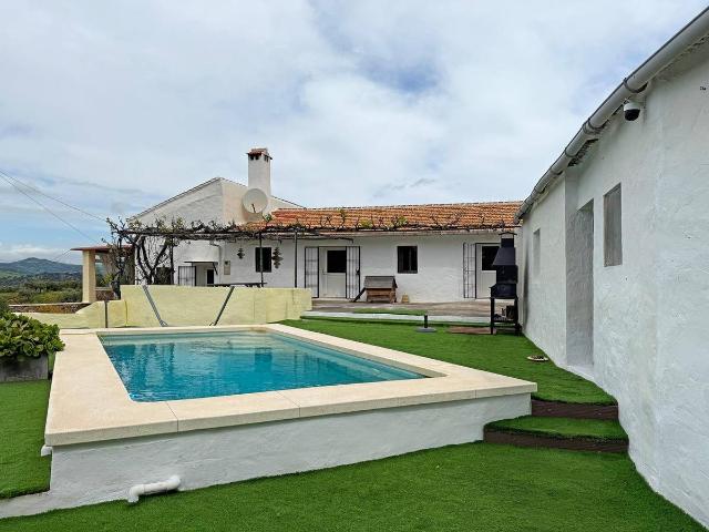Finca rústica en Venta en Almogía