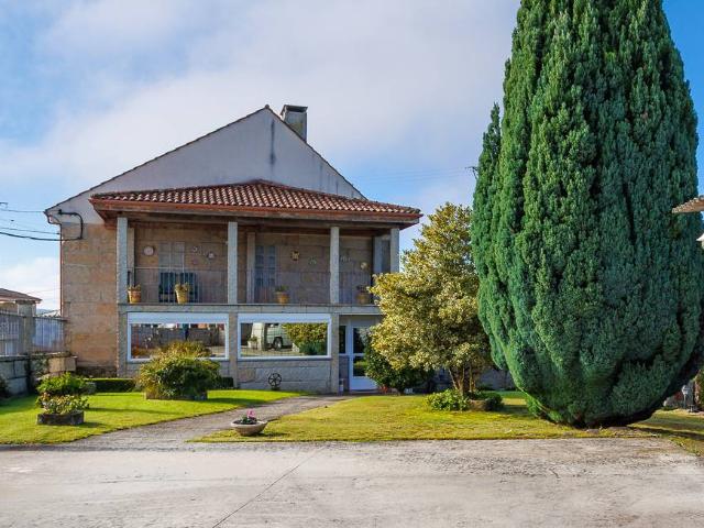 Finca rústica en Venta en Amoeiro