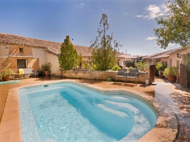 Finca rústica en Venta en Benafarces