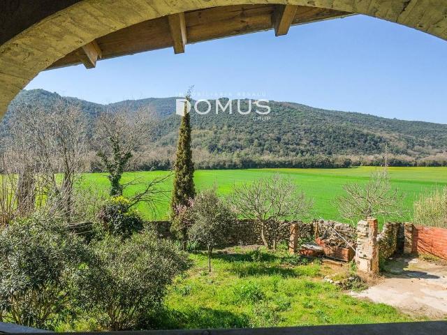 Finca rústica en Venta en Besalú