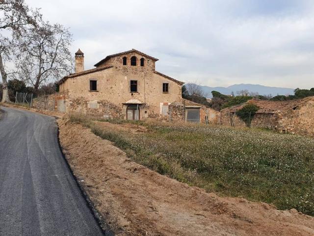 Finca rústica en Venta en Canovelles