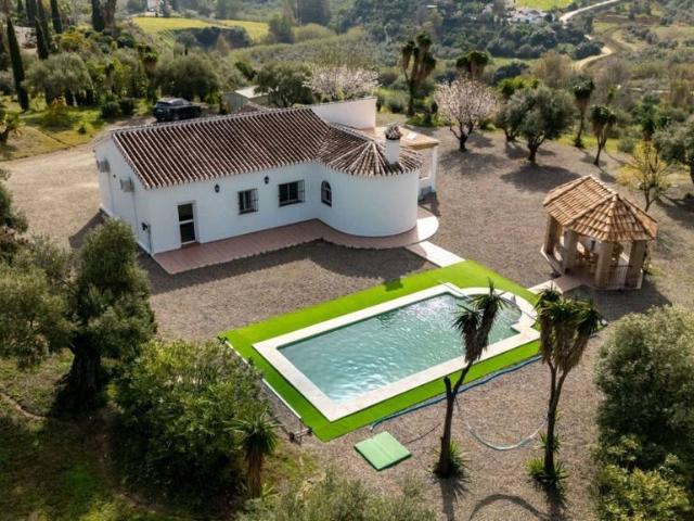 Finca rústica en Venta en Casarabonela