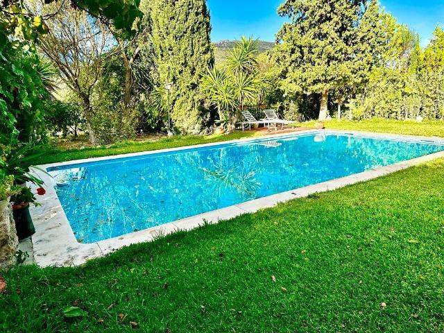 Finca rústica en Venta en Carcabuey
