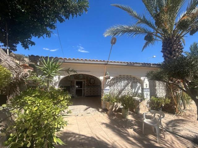 Finca rústica en Venta en Crevillent