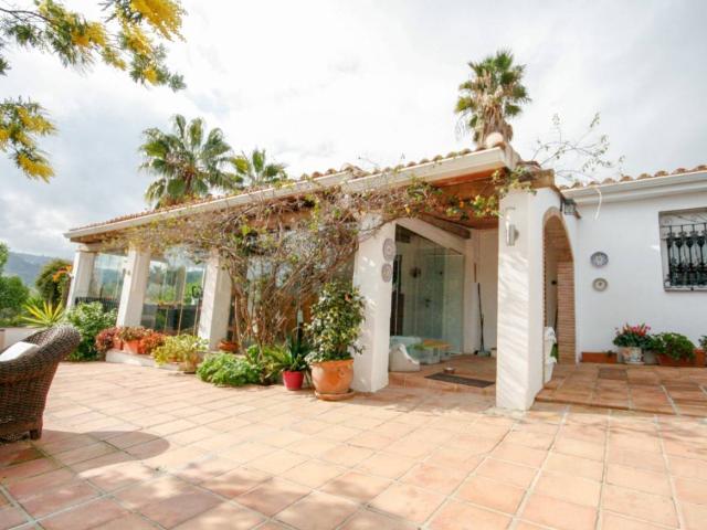 Casa chalet en Venta en Guaro
