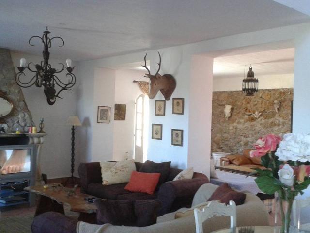 Finca rústica en Venta en Huelma