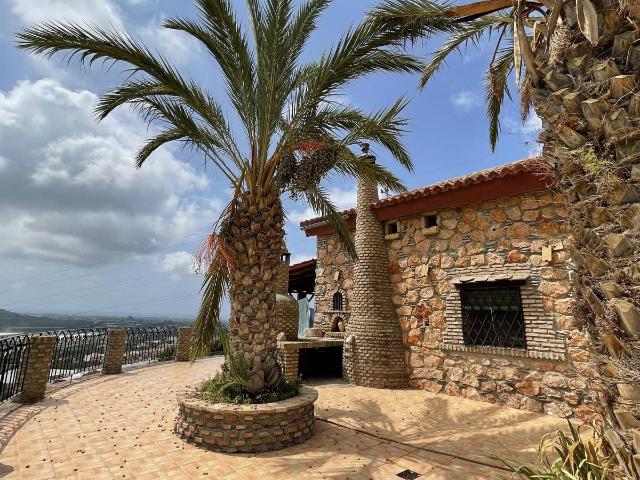 Finca rústica en Venta en Lobres