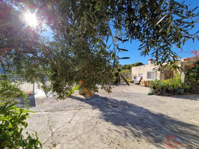 Finca rústica en Venta en Los Guájares