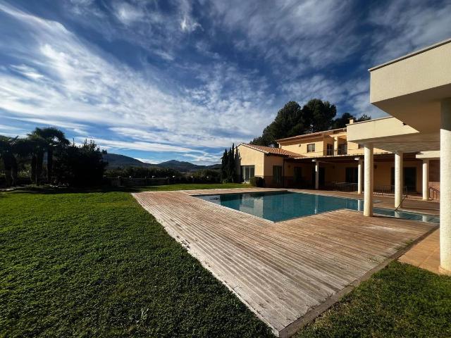 Finca rústica en Venta en Penàguila